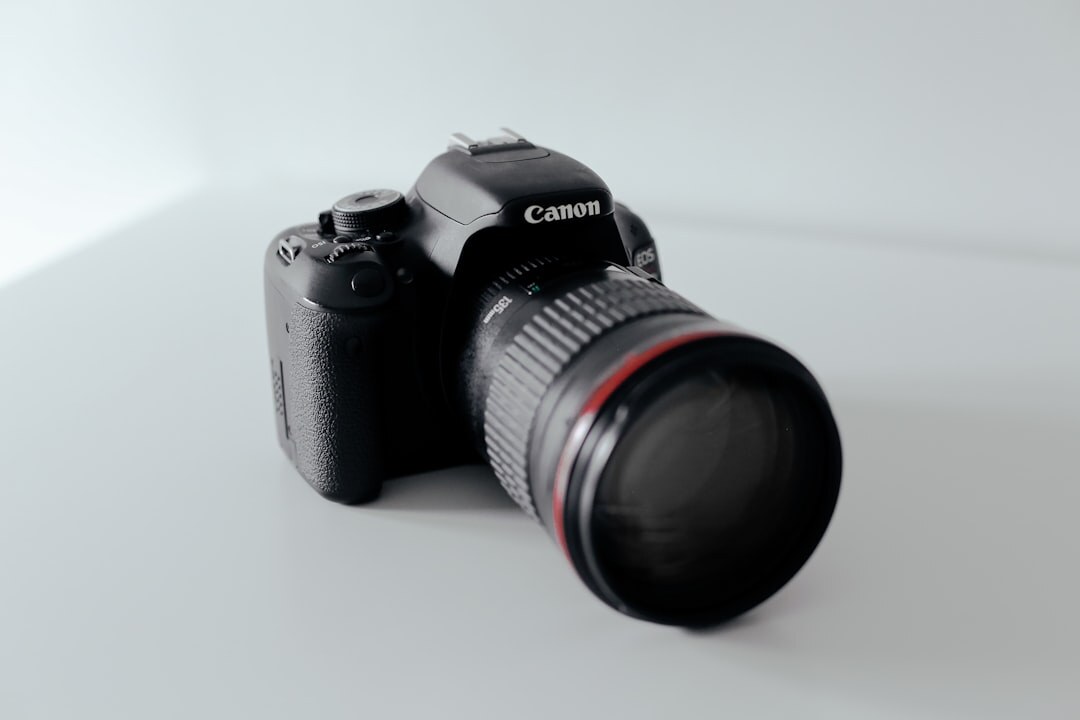 Professional camera with a telephoto lens used for celebrity event photography